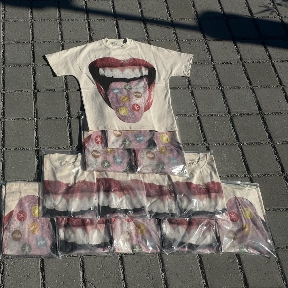 Graphic T-Shirt with Mouth and Candy Design
